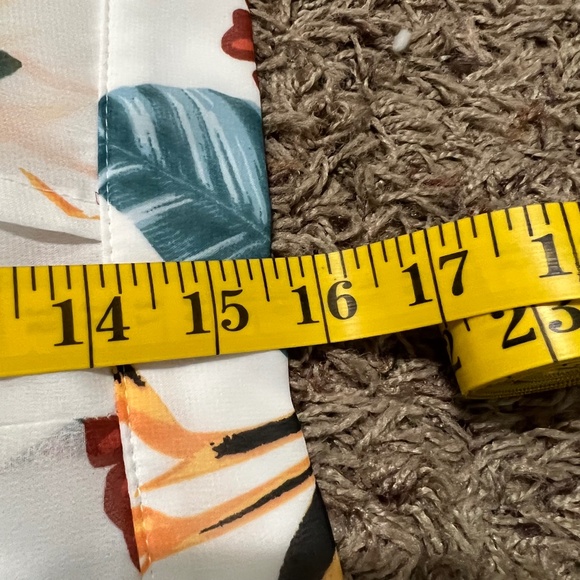 Guess Los Angeles Floral Short Overlay Sheer Skirt - Picture 4 of 7